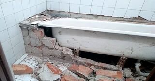 Демонтаж ванны в Архангельске от Мастер24 — быстро, недорого, вывоз старой ванны от 1028 руб.